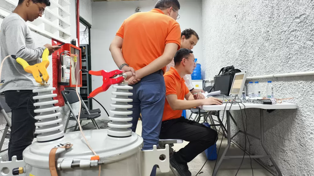 On-site Display of Mini-WDT Sweep Frequency Response Analyzer On-site Display of Mini-WDT Sweep Frequency Response Analyzer